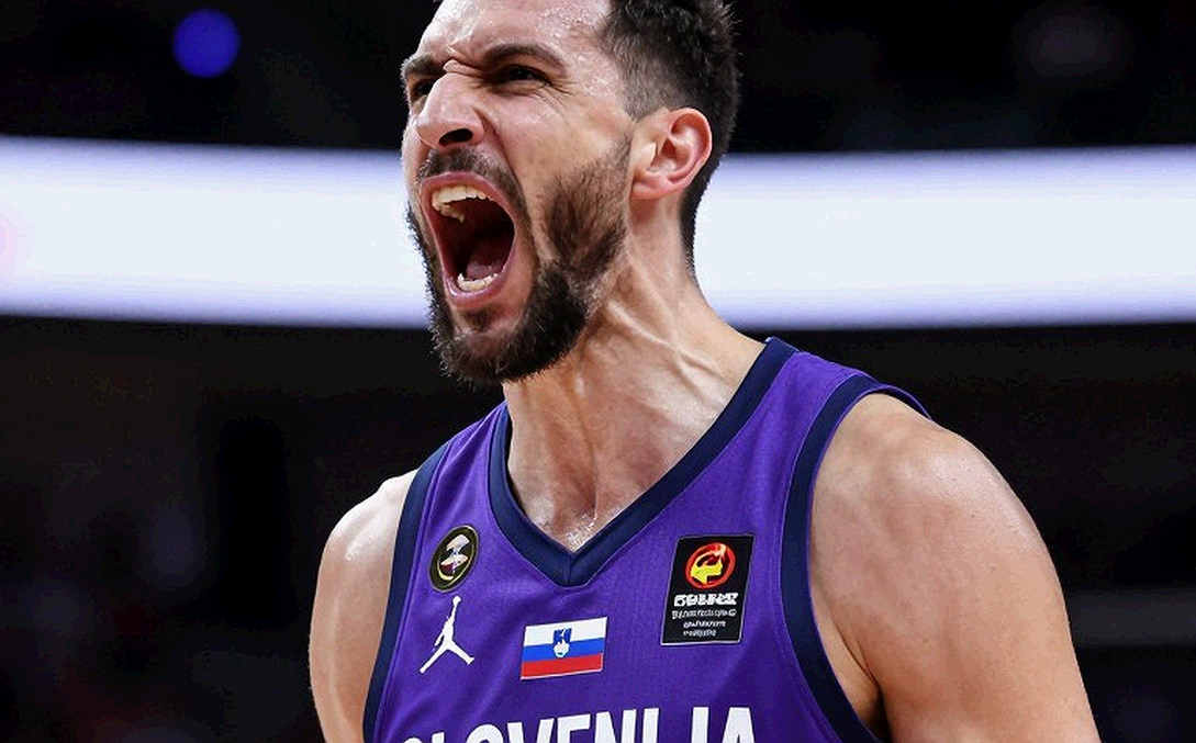 Clásico Nacional: When the Banorte Stands Change Hands and Home Advantage Melts Away Clásico Nacional: When the Banorte Stands Change Hands and Home Advantage Melts Away