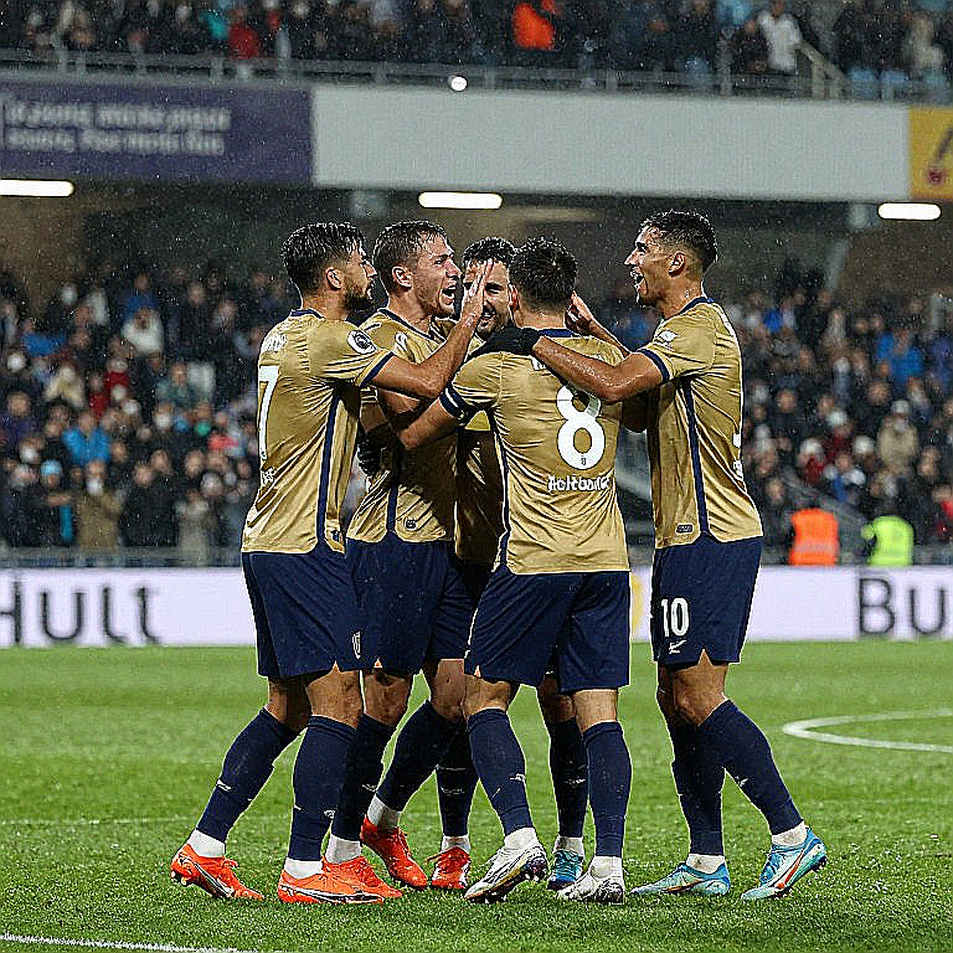 Malaysia 6-0 Singapore: A Giant Win, the Pain of Elimination, and the Vietnam Puzzle Malaysia 6-0 Singapore: A Giant Win, the Pain of Elimination, and the Vietnam Puzzle