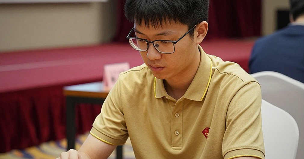 Sau 1.d4 d5, Trắng không cần 2.c4: Colle, Trompowsky, Torre, London hóa ra cực kỳ nguy hiểm, Valeri Lilov trao cho Đen bộ giải pháp sáu video