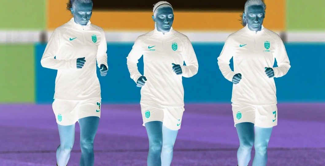 Swiatek Closes Her Season at No. 9: The Left Thigh, Accumulated Load and a Misread Signal