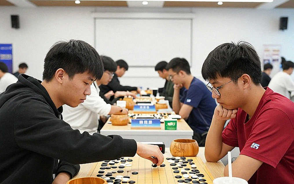 Faker và bài toán hai tuần: Khi đôi tay phải gánh cả một mùa giải