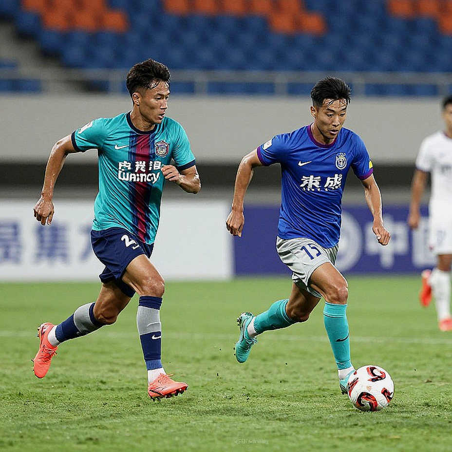 Xuân Nam và cú đúp mở khóa: Lâm Đồng thắng trận đầu, nhưng tỷ số 3-0 đang nói dối về quá trình