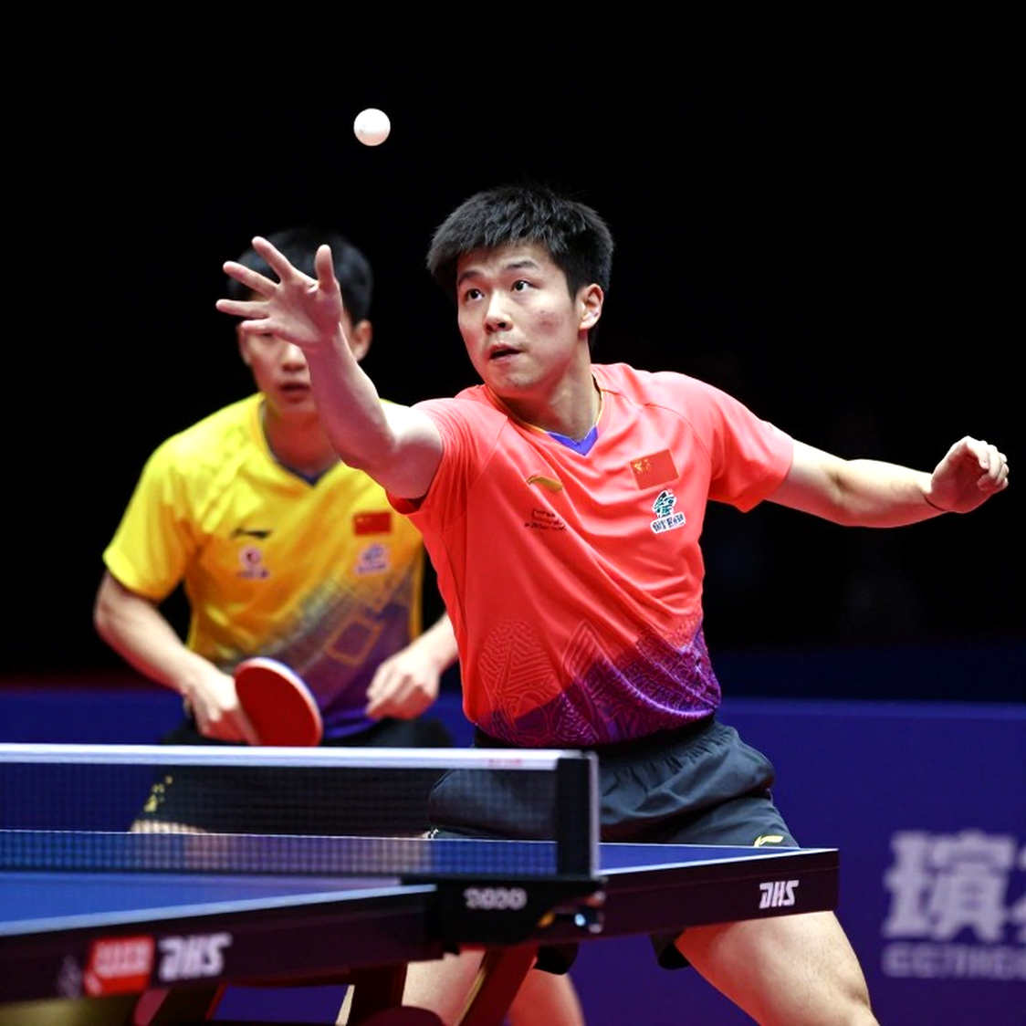 Thị trường chuyển nhượng V-League 2026: Dòng tiền, hợp đồng và những cái tên bị bỏ quên