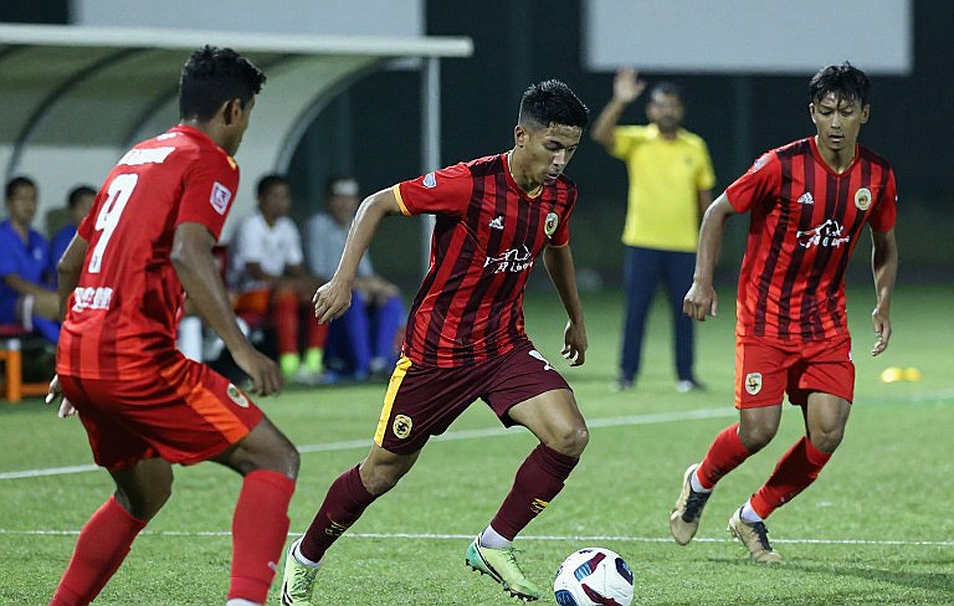 V.League 1 và khoảng cách giàu nghèo chiến thuật: Khi tiền không mua được chiều sâu