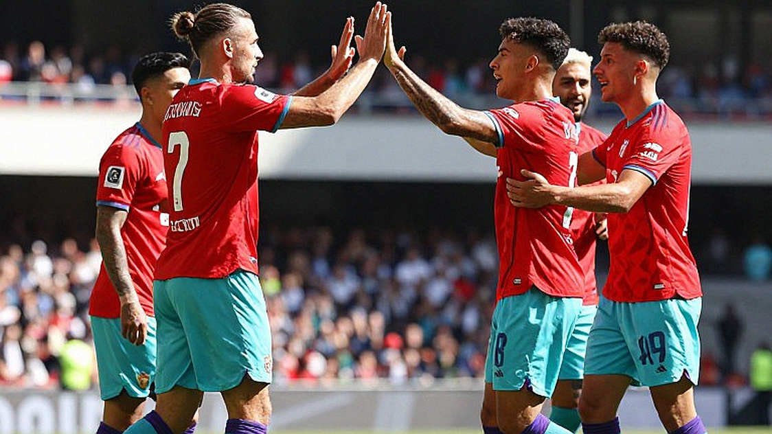 Sarri và màn ra mắt Conference League: Người thầy 66 tuổi và căn phòng chưa mở cửa