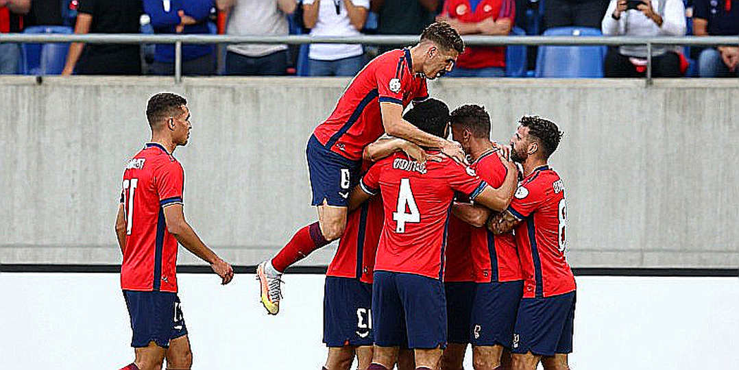 Eight Matches in 27 Days: The Load Data Behind Nguyen Xuan Son's Injury Eight Matches in 27 Days: The Load Data Behind Nguyen Xuan Son's Injury